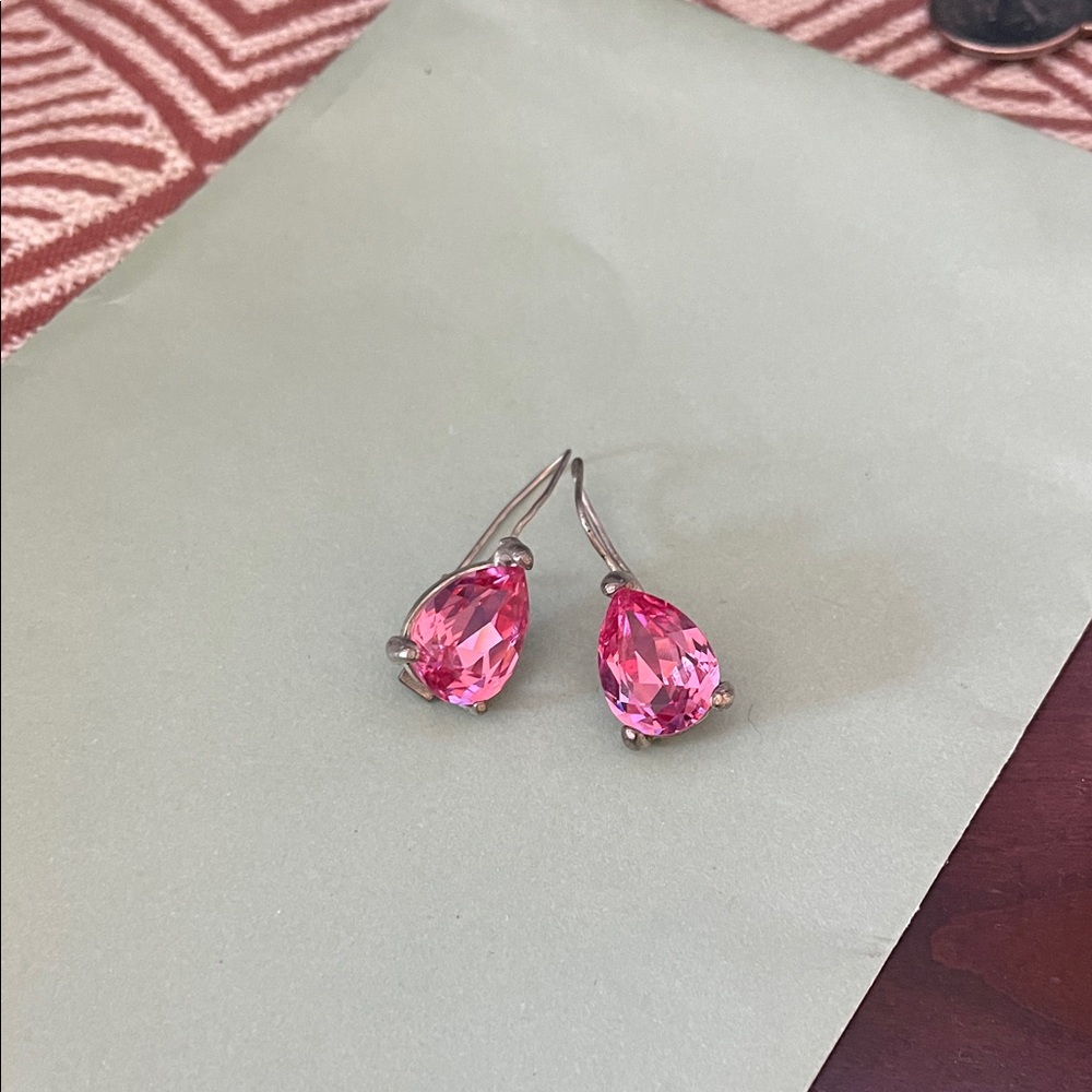 Chic Pink Teardrop Earrings